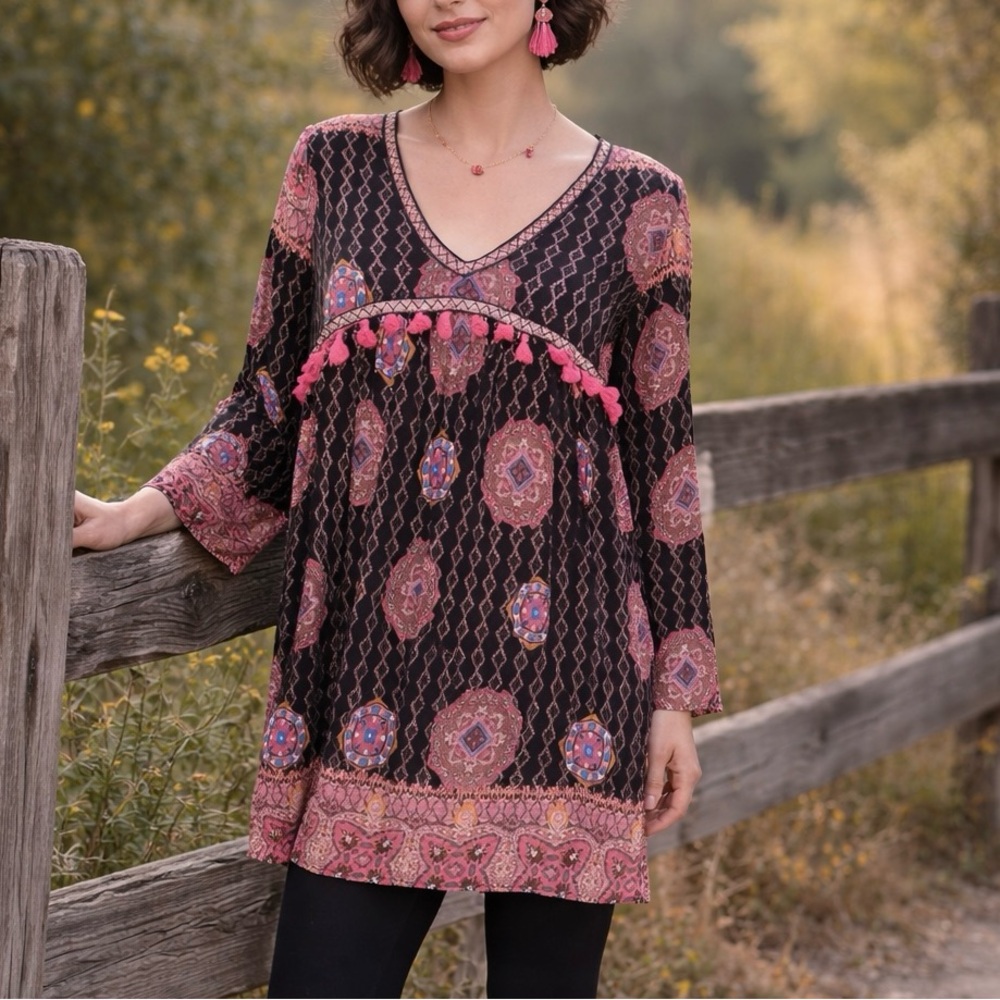 Umgee Black and Pink Embellished Swingy Tunic Size S